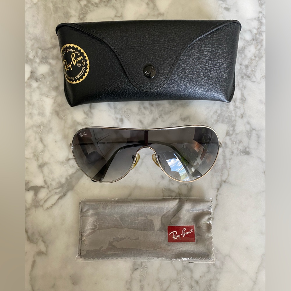 Ray-Ban Silver and Black Aviator Sunglasses